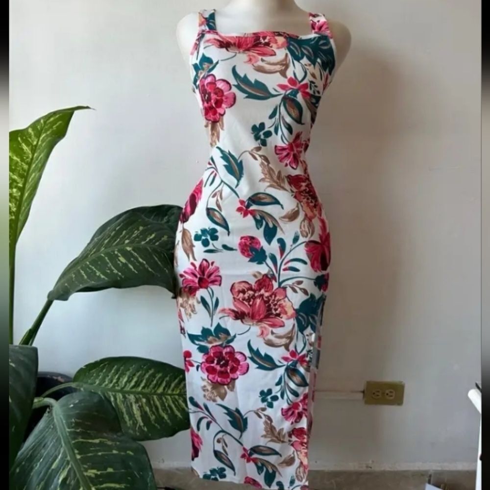 Vibrant floral dress sz small - Picture 8 of 9